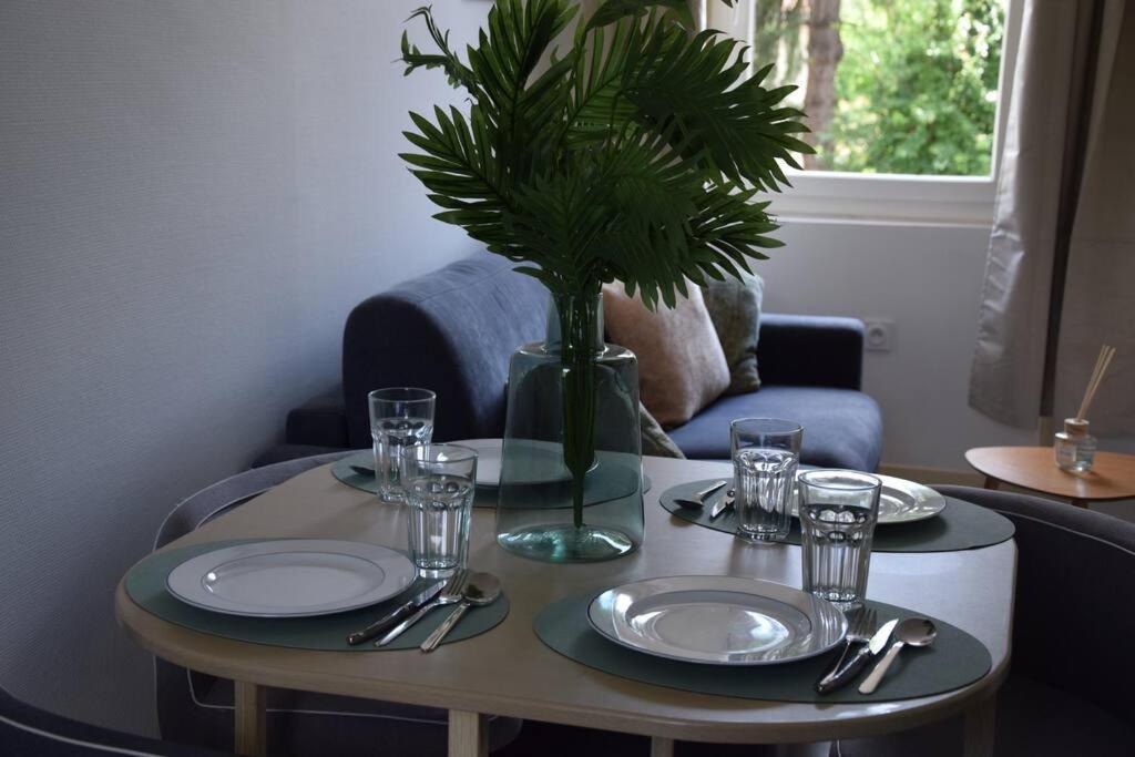 Elegant T2 A Bron, Tramway A 2Min, Box Parking, 4Personnes Διαμέρισμα Εξωτερικό φωτογραφία