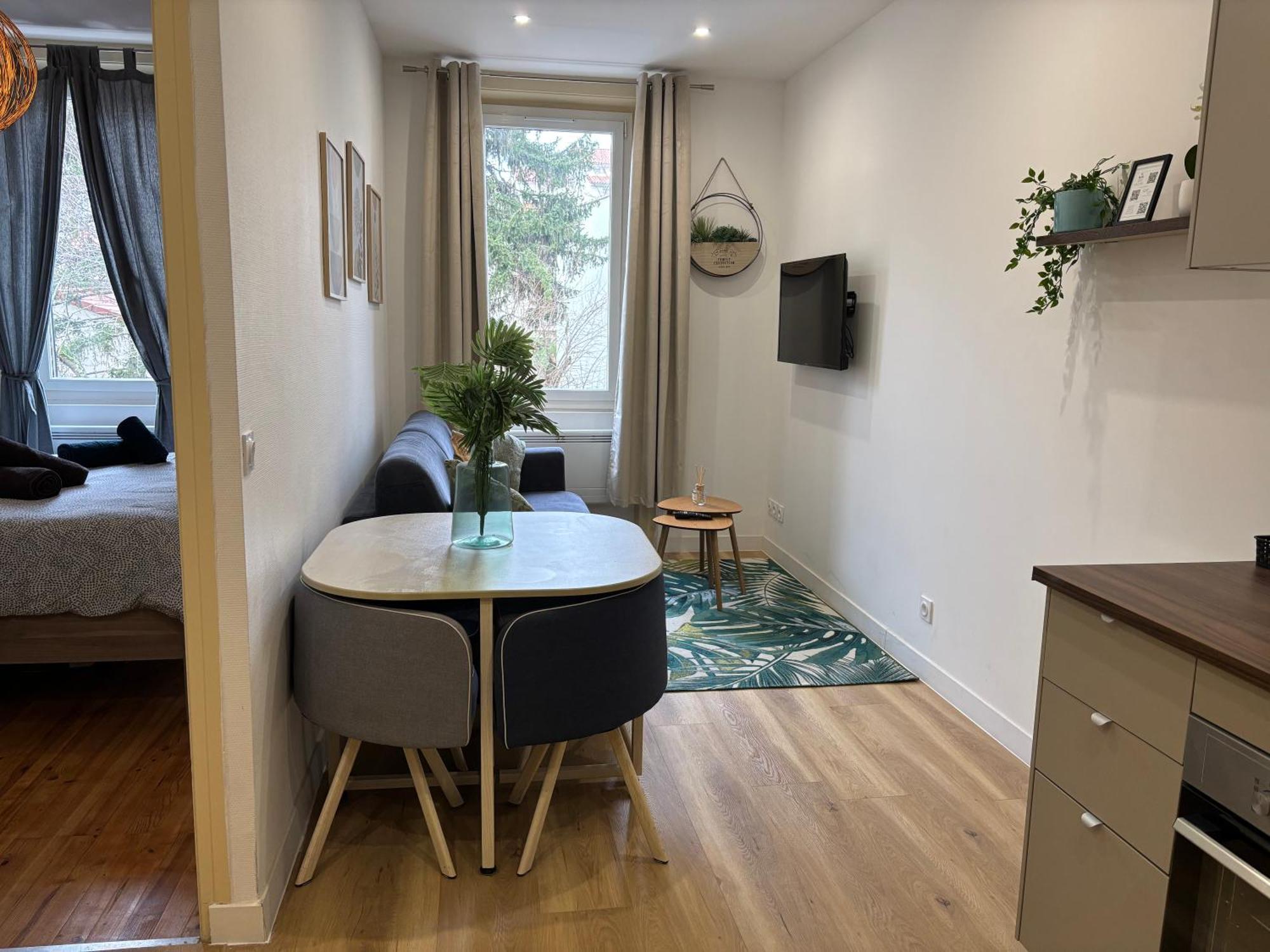 Elegant T2 A Bron, Tramway A 2Min, Box Parking, 4Personnes Διαμέρισμα Εξωτερικό φωτογραφία