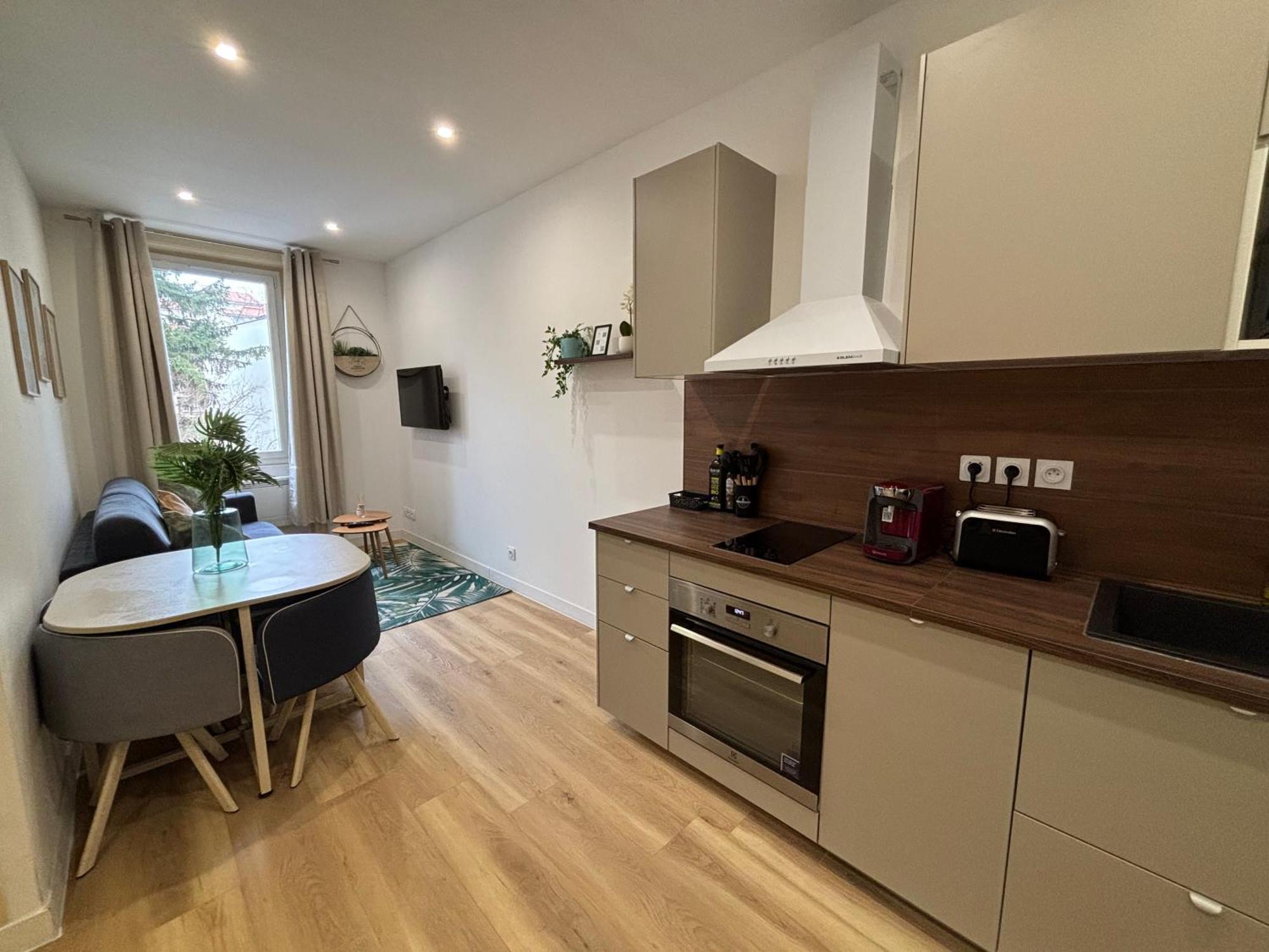Elegant T2 A Bron, Tramway A 2Min, Box Parking, 4Personnes Διαμέρισμα Εξωτερικό φωτογραφία